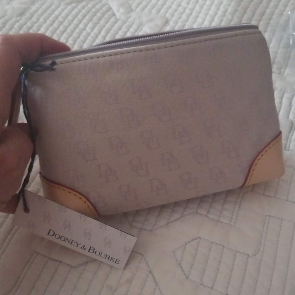 Super cute little Dooney make-up or whatever pouch